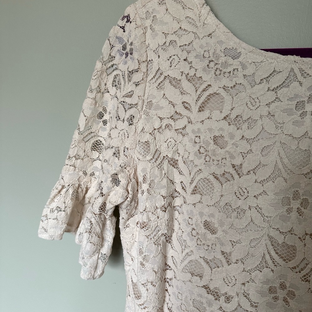 Lace Dress - Picture 2 of 4
